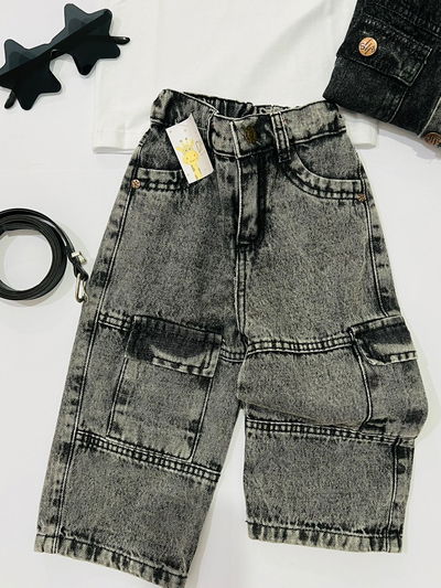 MOM BLACK CARGO