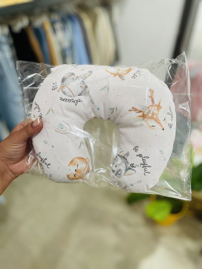 CUELLITO CERVICAL BLANCO CON ANIMALITOS