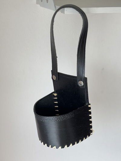 Porta mate para auto de cuero