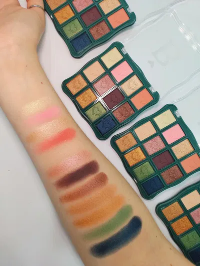 PALETA DE SOMBRAS X12 - GREEN DREAM Tono 2