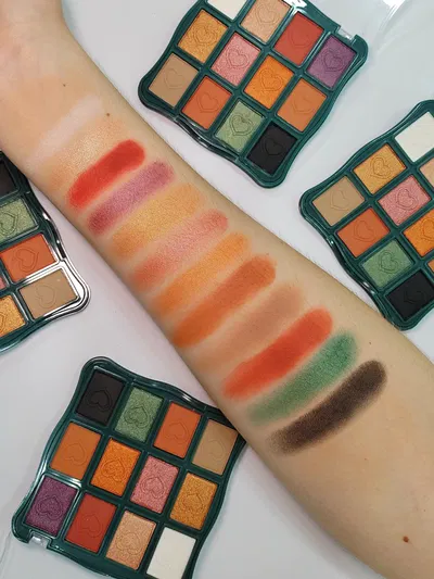 PALETA DE SOMBRAS X12 - GREEN DREAM Tono 3