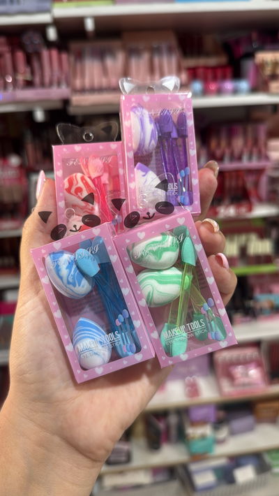 Set de 2 esponjitas y 4 aplicadores de sombras