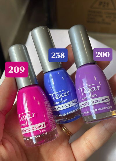 Esmalte de uñas Violetas - Tejar (Tono 209,238,200)