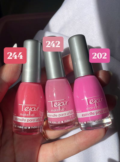 Esmalte de uñas Rosas - Tejar ( Tono 202,242,244)