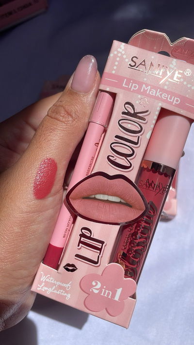 Lip combo Labial liquido intransferible + delineador - Saniye TONO 8 NUDE ROSA FUERTE