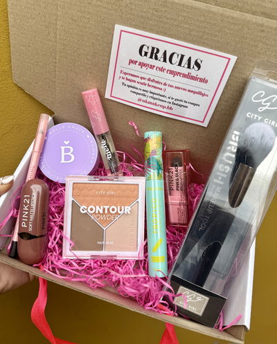 Combo maquillaje básico sin base ni corrector - 8 artículos