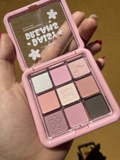 DAISY DREAMS PALETA DE SOMBRAS TONO 1 – CITY GIRL