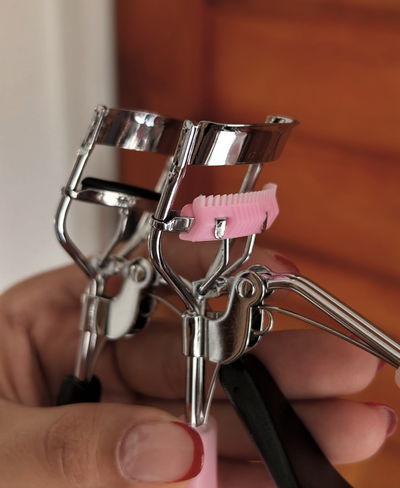 Arqueador de pestañas de colores con separador 