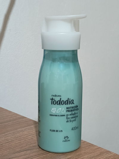 Crema nutritiva Tododia flor de lis 400 ml