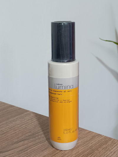 Spray protrector UV cabello expuesto al sol