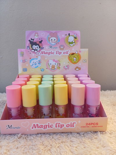 Lip oil Sanrio frutal