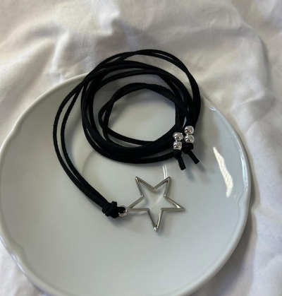 Chocker de gamuza estrella