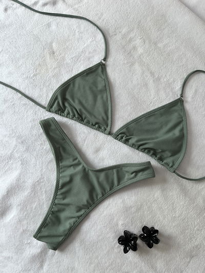 Bikini color pistacho