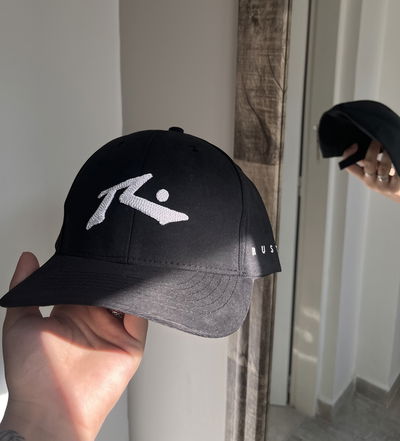 Gorra curva