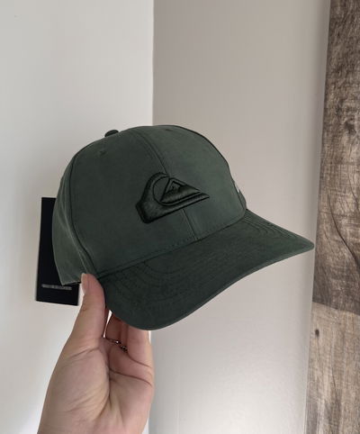 Gorra curva