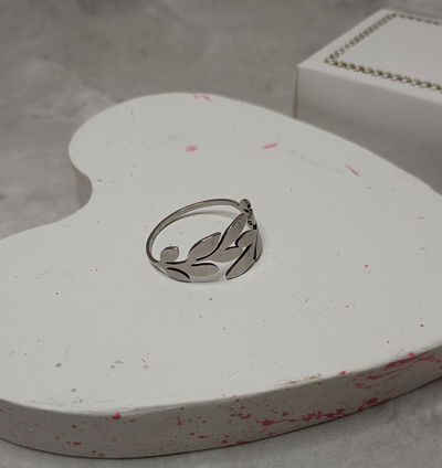 Anillo hojitas
