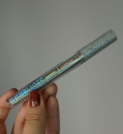 Máscara de pestañas con glitter 