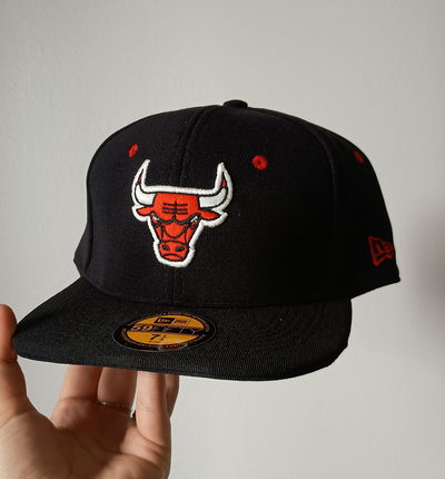 Gorra plana cerrada
