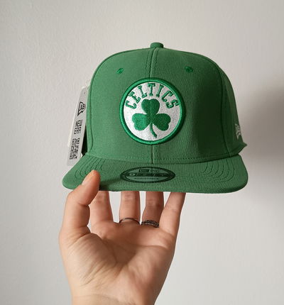 Gorra plana cerrada 