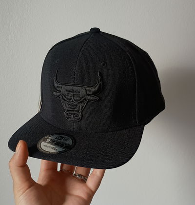 Gorra plana cerrada