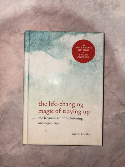 The life-changing magic of tidying up (Usado) - Marie Kondo
