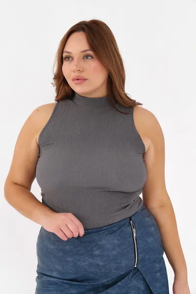 Top Liz Bambula