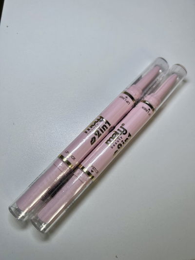 Labial y Delineador 2en1