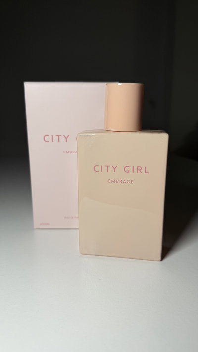 Perfume embrace -City girl