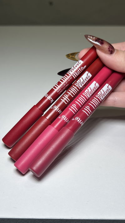 Delineador de labios rojos- Karité