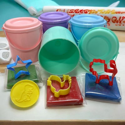 Balde Golosinero 3 masas 50g + 3 formas gdes + 1 sello 50mm