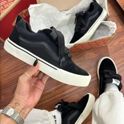 Vans Knu negras