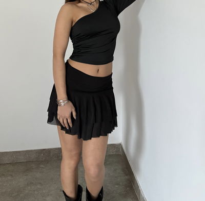 mini con volados de tul