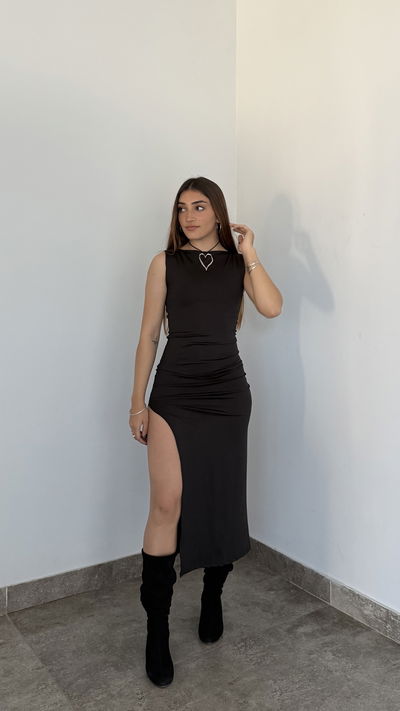 vestido largo básico con tajo en la pierna