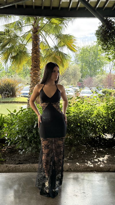 vestido largo escote en v con transparencias de encaje