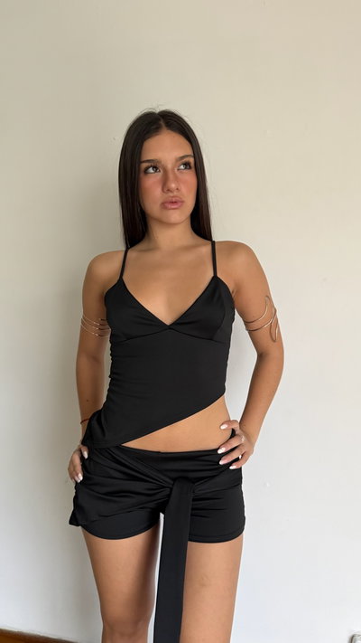 microshort con lazo para atar