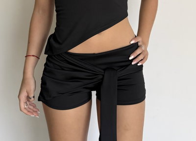 microshort con lazo para atar