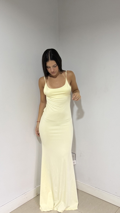 vestido largo escote recto con espalda desc y aro