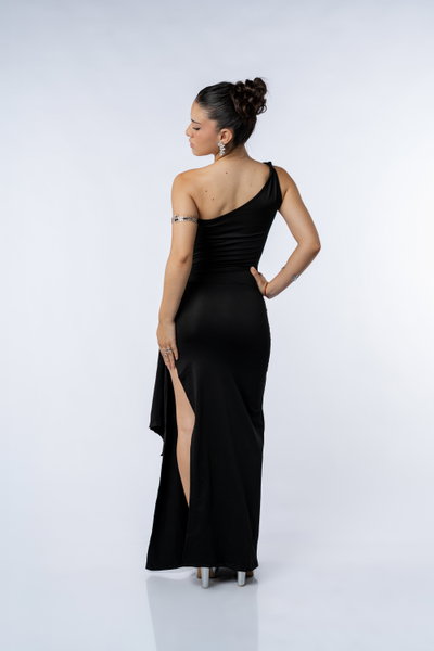 vestido largo un hombro y nudo 