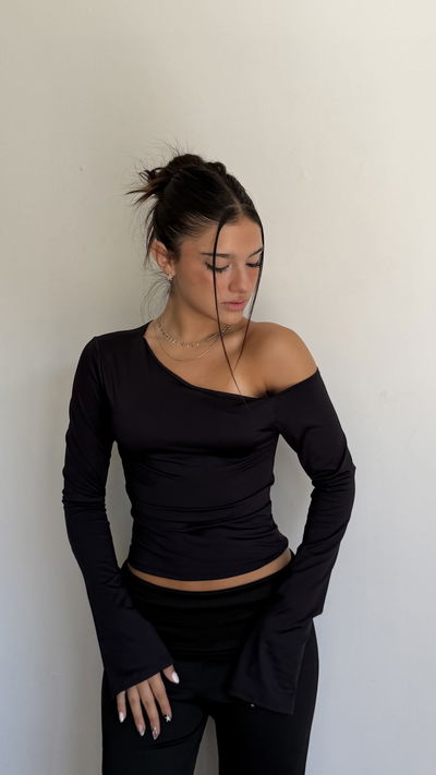 top hombro asimetrico manga larga 