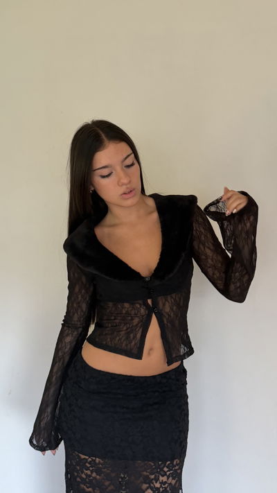 top iconic con peludito 