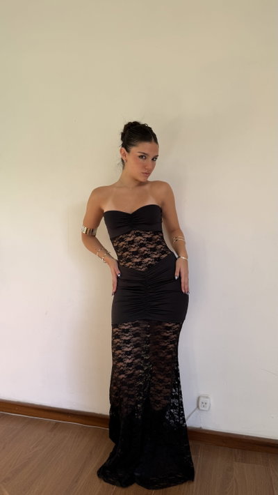 vestido largo strapless con encaje