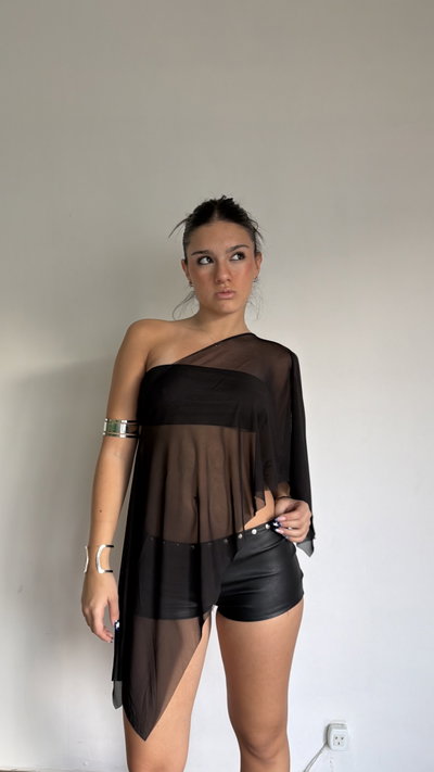microshort engomado con tachitas 