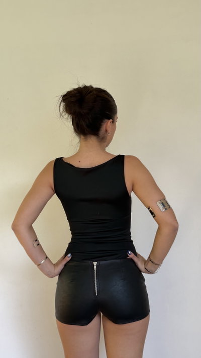 microshort engomado con cruces 