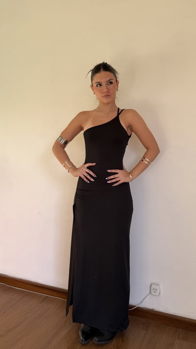 vestido largo un hombro con espalda para atar
