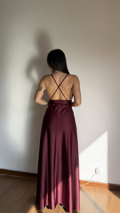 vestido largo escote en v con doble tajo  