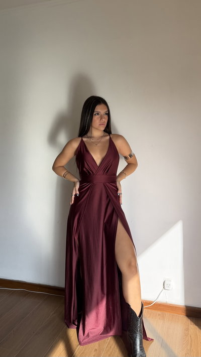 vestido largo escote en v con doble tajo  