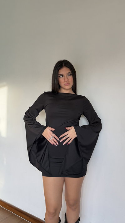 vestido corto manga larga con espalda desc 