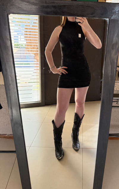 vestido corto con cuellito y espalda desc 