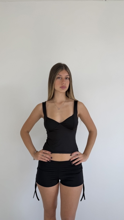 Top con escote en v y pinzas 