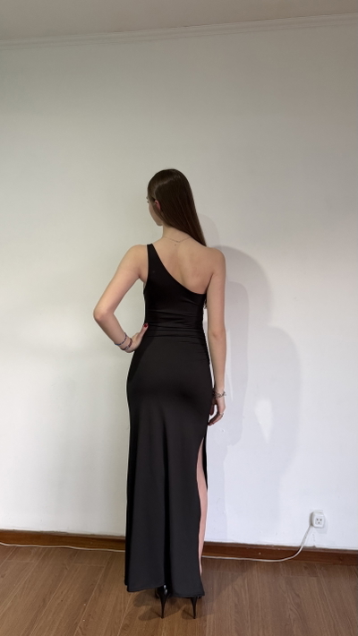 vestido largo un hombro basico con hebilla